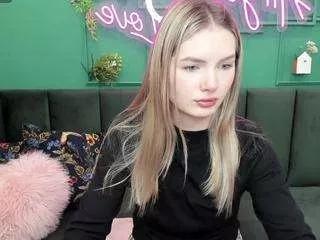 evelineamore from CamSoda