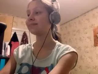 Evelineemard from CamSoda