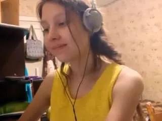 evelineemard from CamSoda is Freechat