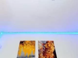 Goldenhuguecockts from CamSoda