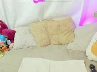Hallestrawberry from CamSoda