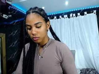 hillary-queen from CamSoda