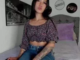 holly-rose69 on CamSoda 