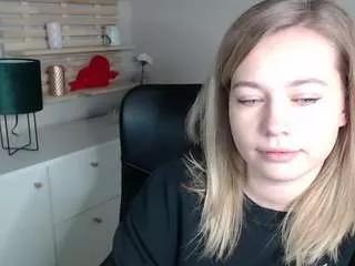 Holly95love from CamSoda