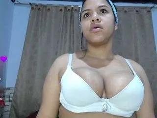 honeypussybiz from CamSoda is Freechat