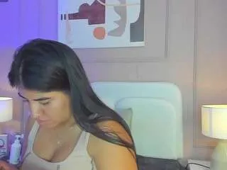 Hottieminee from CamSoda