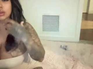 Iluvjuicy247 from CamSoda