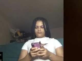 infinitiwhitebaby from CamSoda is Freechat
