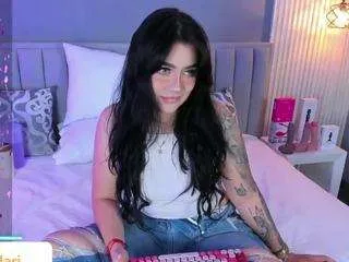 irissolari on CamSoda 