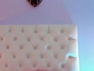 isabella-flowers from CamSoda is Freechat