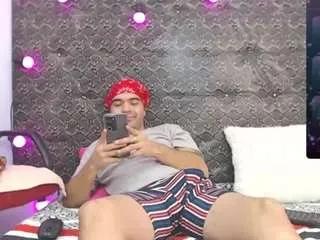 jaimes105 from CamSoda is Freechat