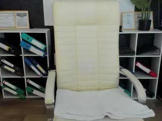 juicy-love from CamSoda is Freechat