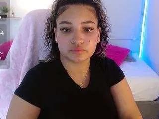 julia-bust from CamSoda is Freechat