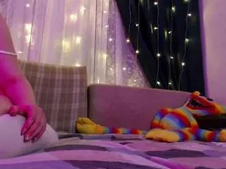 Julyhill from CamSoda