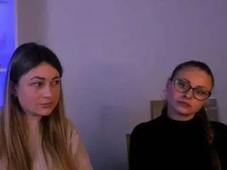 kira-fox-x from CamSoda is Freechat