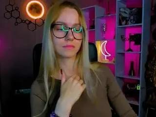 kira-neko from CamSoda is Freechat