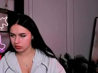laura-sween from CamSoda is Freechat