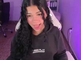 Layla-golden from CamSoda