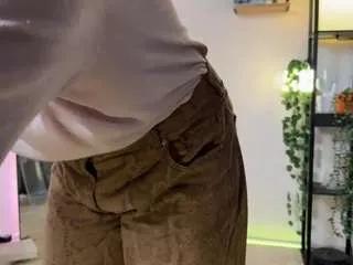 Lelaryan from CamSoda