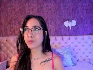 liiaturnner from CamSoda