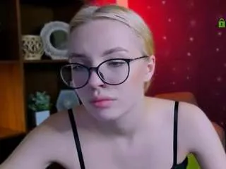 liliof713 from CamSoda is Freechat