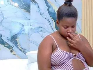 Littlechocolatee from CamSoda