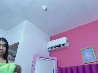 littlee-emily from CamSoda is Freechat