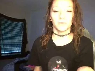 Lizzievonn from CamSoda