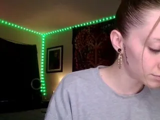 Lizzievonn from CamSoda