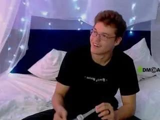 lucas-long from CamSoda is Freechat