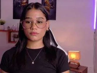 luna-soft23 from CamSoda is Freechat