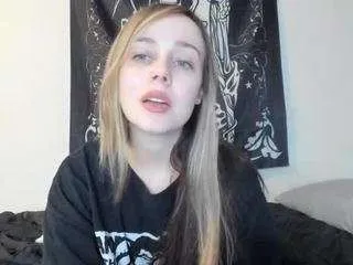 lunalovelyy from CamSoda is Freechat