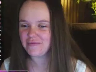 lunaroyale from CamSoda is Freechat