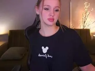 lylayeess on CamSoda 