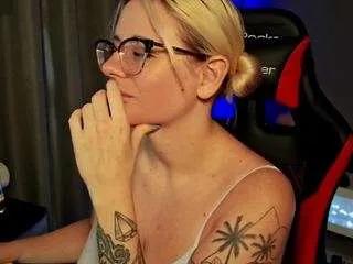 Maaad-maxxx from CamSoda