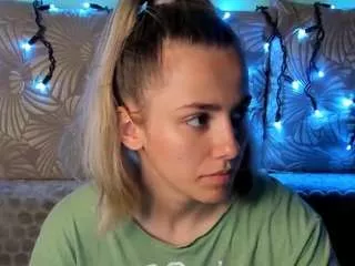 Maggiecake from CamSoda