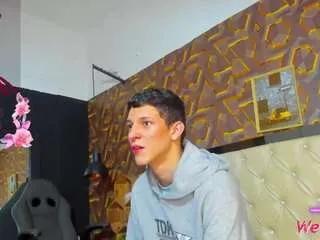 matthewttaylor from CamSoda is Freechat