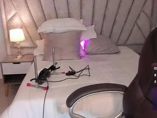 mila-blaze from CamSoda is Freechat