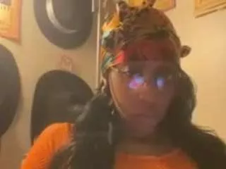 misshunniebunnie on CamSoda 