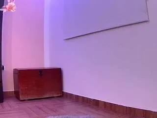 moon-violet from CamSoda is Freechat