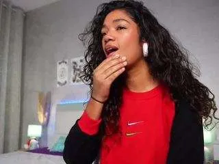 naughtykiara from CamSoda is Freechat