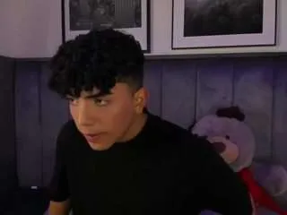 niick-twink from CamSoda is Freechat