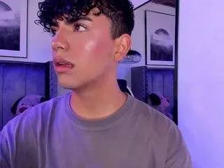 niick-twink from CamSoda is Freechat
