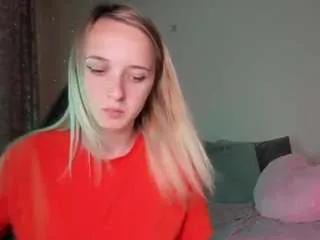 rousereedd from CamSoda is Freechat