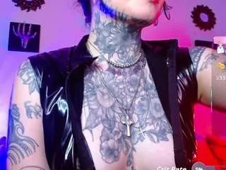 saint-sinner from CamSoda is Freechat