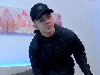 samuel-up from CamSoda is Freechat