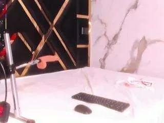 sara-tompsonn from CamSoda is Freechat