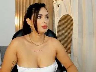 sara-xxx from CamSoda is Freechat