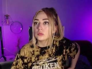 Saraa-doll from CamSoda