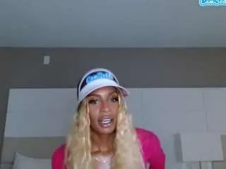 Saraiminx from CamSoda